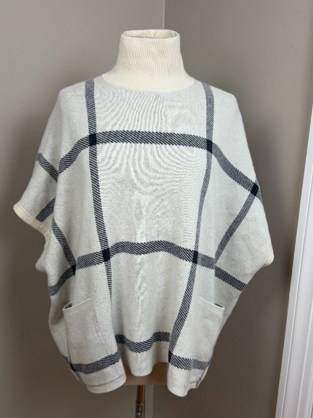 Ann Taylor Plaid Knit Poncho Cowl Neck Sweater with Pockets XS/S